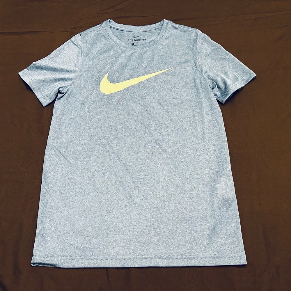Nike Dri-fit youth blue tee-shirt. Size medium
